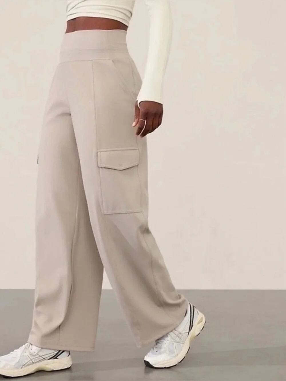 NWOT Athleta Venice High Rise Cargo Wide Leg Pants, FEATHER SIZE XLT #411543 A